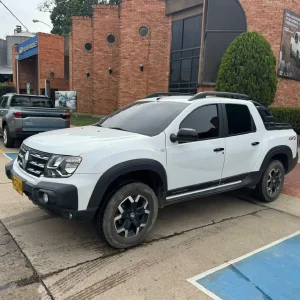 RENAULT DUSTER OROCH INTENS OUTSIDER MT